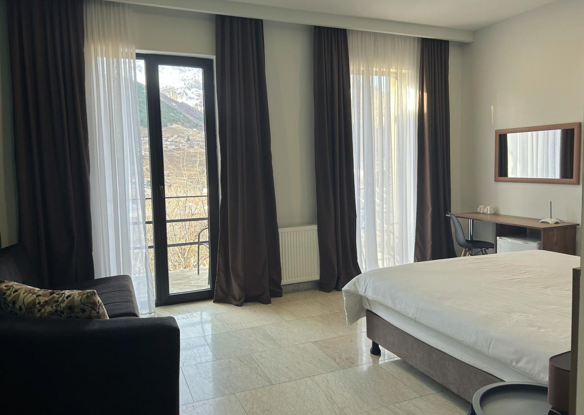 Shushabandi Kazbegi Hotel Екстериор снимка