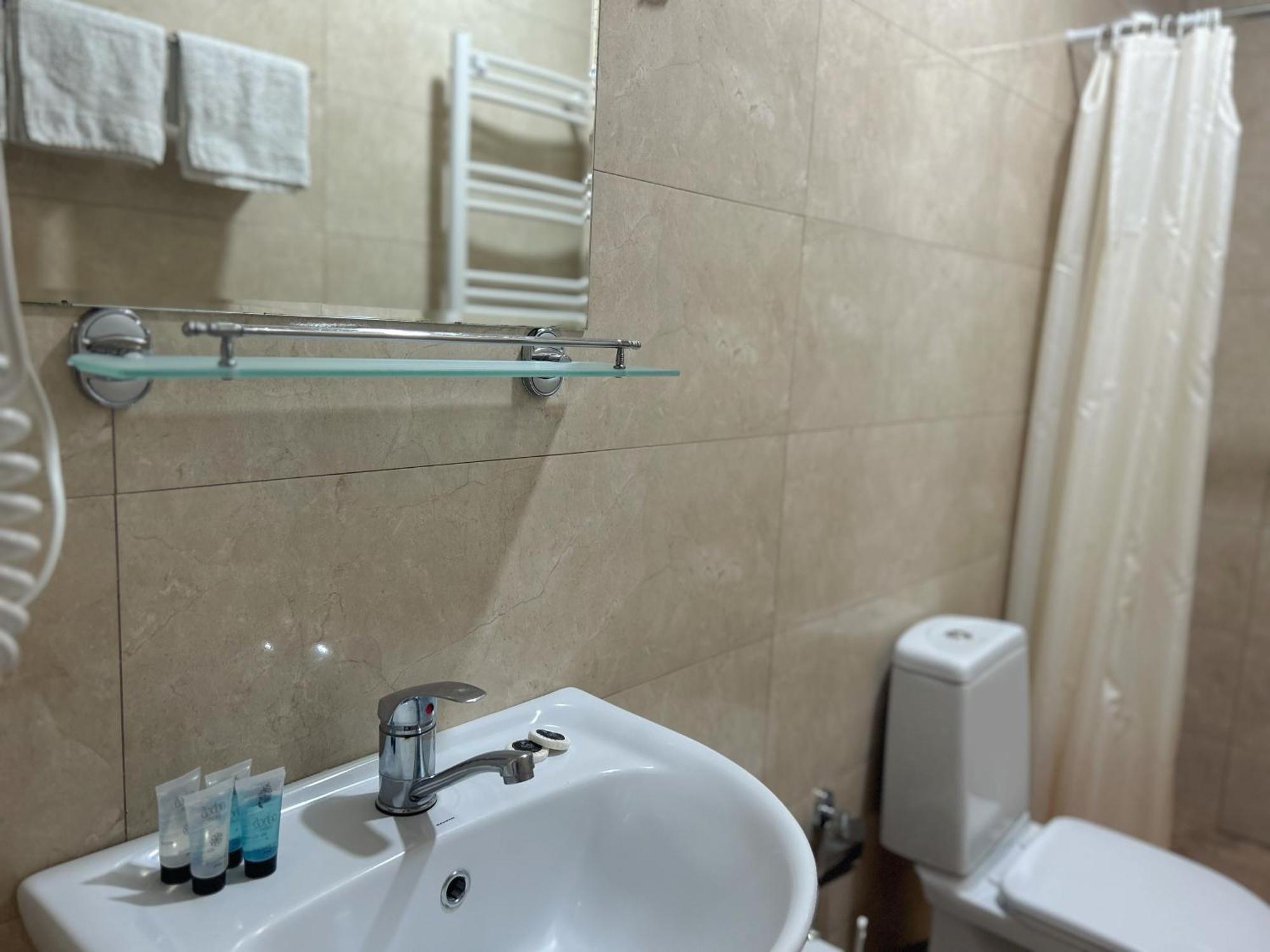 Shushabandi Kazbegi Hotel Екстериор снимка