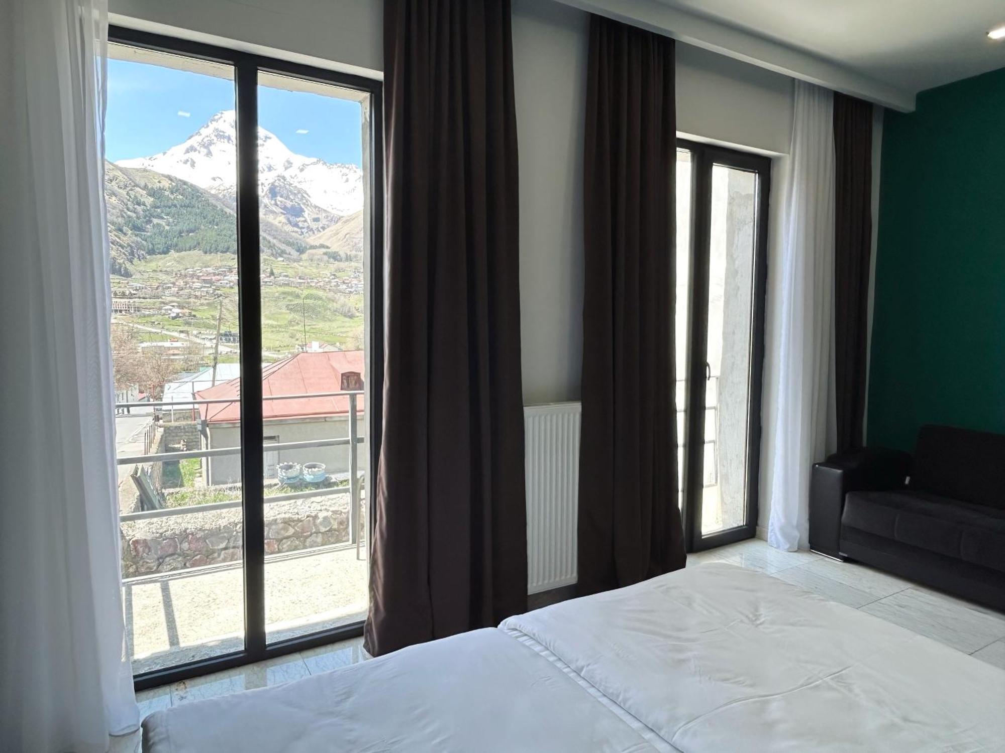 Shushabandi Kazbegi Hotel Екстериор снимка